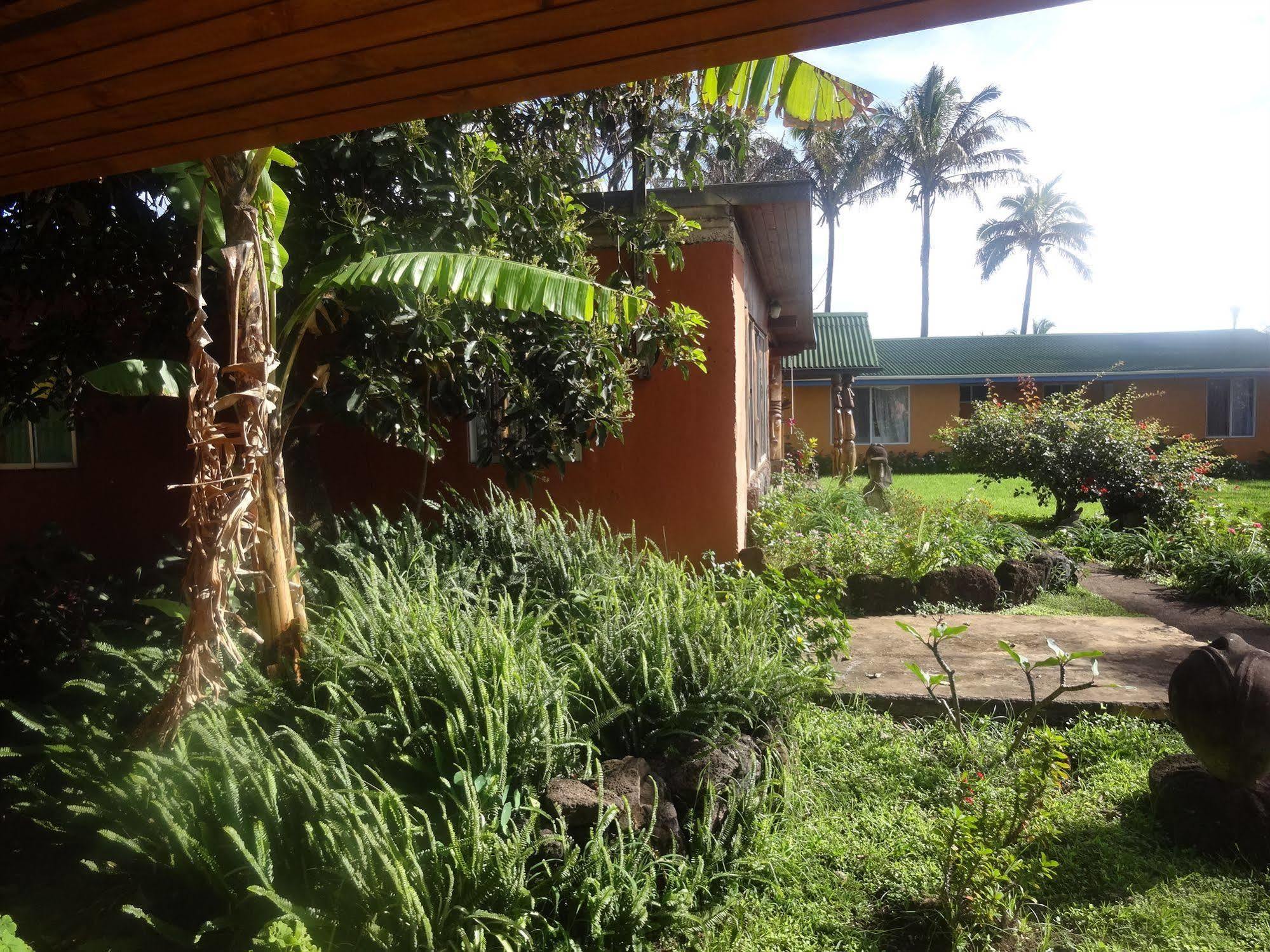 Hotel Taura'A Hanga Roa Exterior photo
