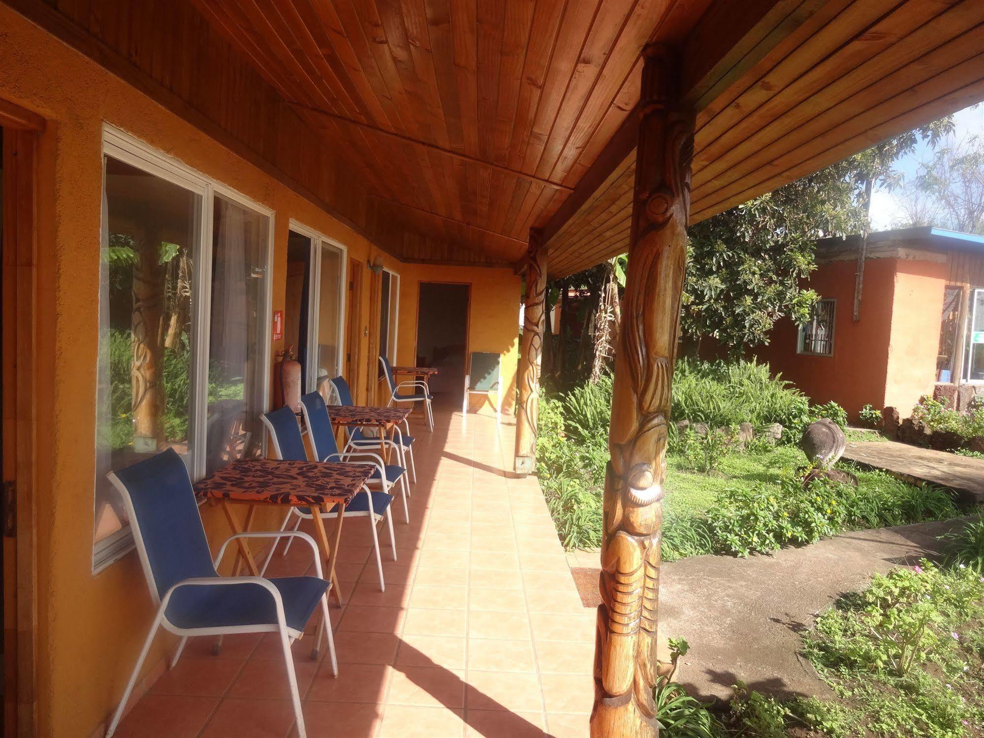 Hotel Taura'A Hanga Roa Exterior photo