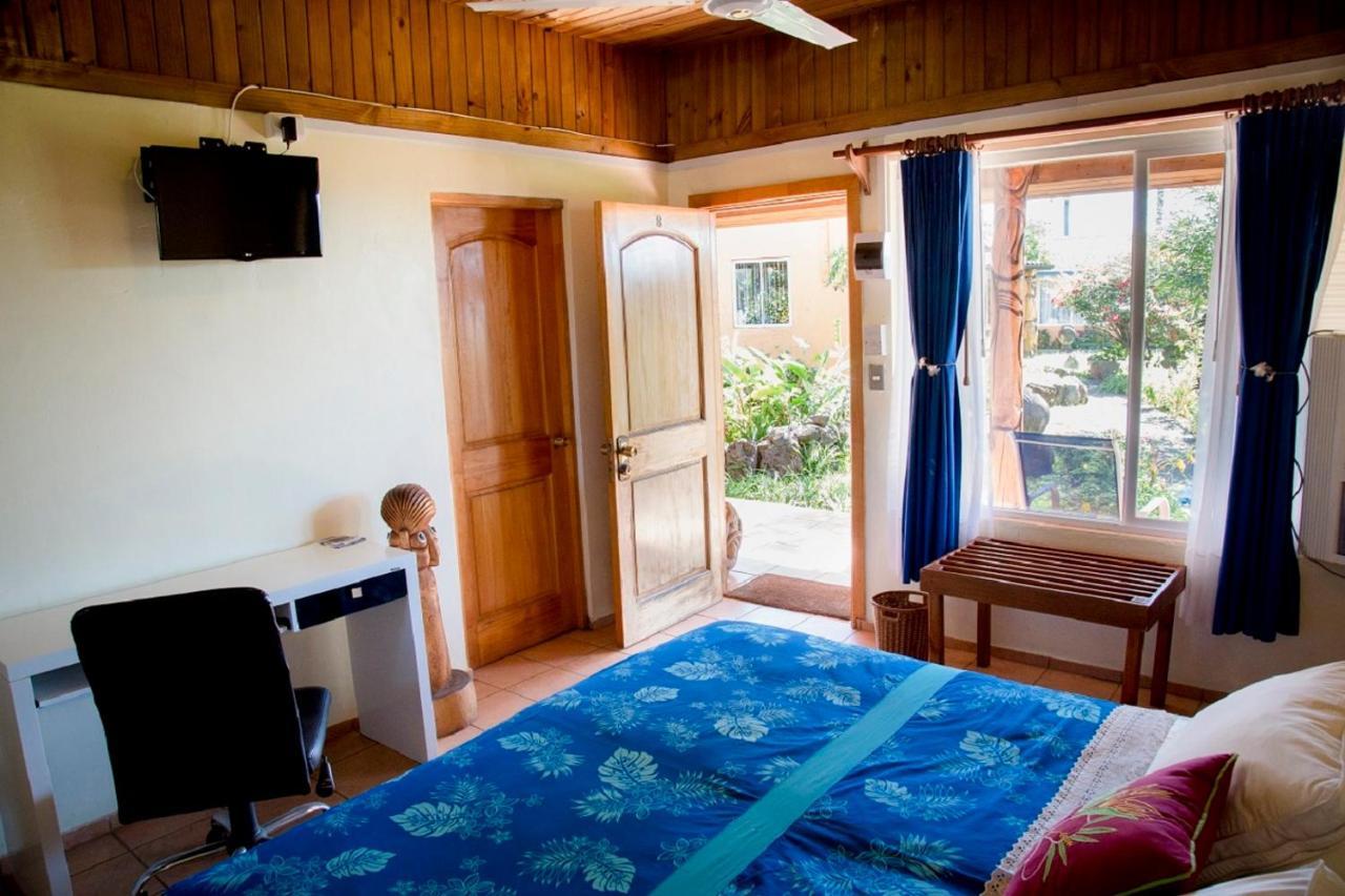 Hotel Taura'A Hanga Roa Exterior photo